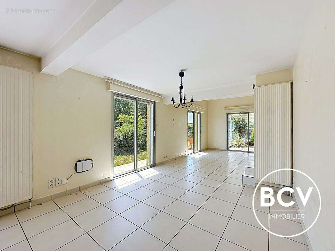 LEVES (28, maison de maçon T7  197M² sous-sol total , piscine et garage double - photo 7