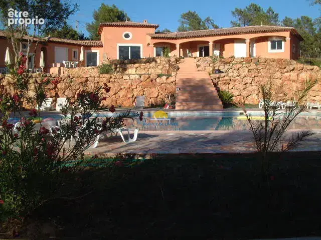 villa de 180 m2 avec 3 studios et un T2  SUR 10000 M2 - photo 3