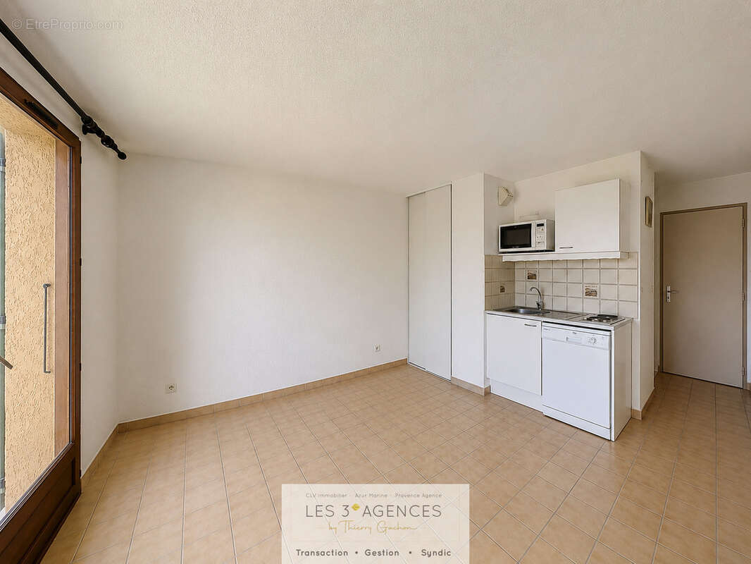 2 pièces 28 m2 - Vue mer - Hauteurs de Cavalaire - photo 3