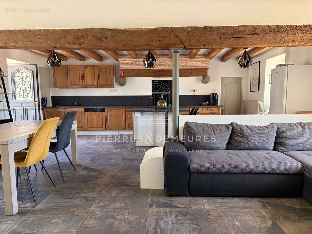 Fermette et ses 1400 m² de dépendances sur 5 hectares - photo 3