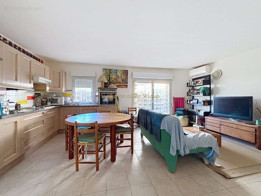 Maison 64 m² à Viols-Le-Fort  - photo 4