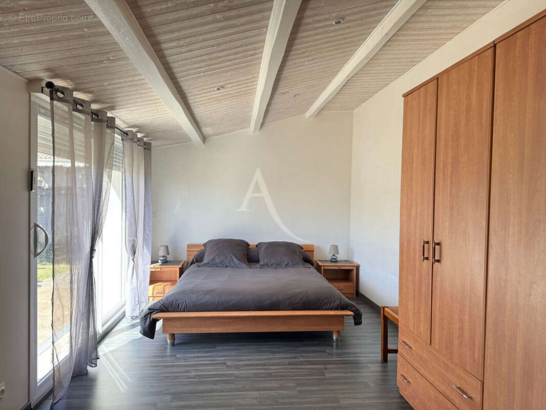 Maison à VOUILLE-LES-MARAIS