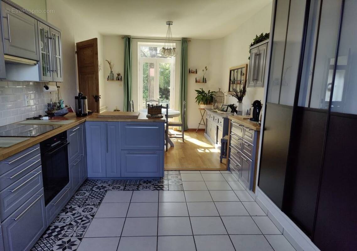 Maison à SAINT-ETIENNE-DES-OULLIERES