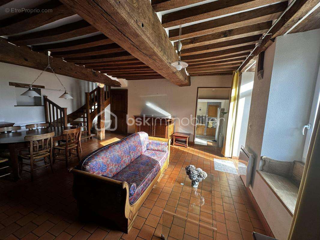 Maison à SAINT-SEVER-CALVADOS