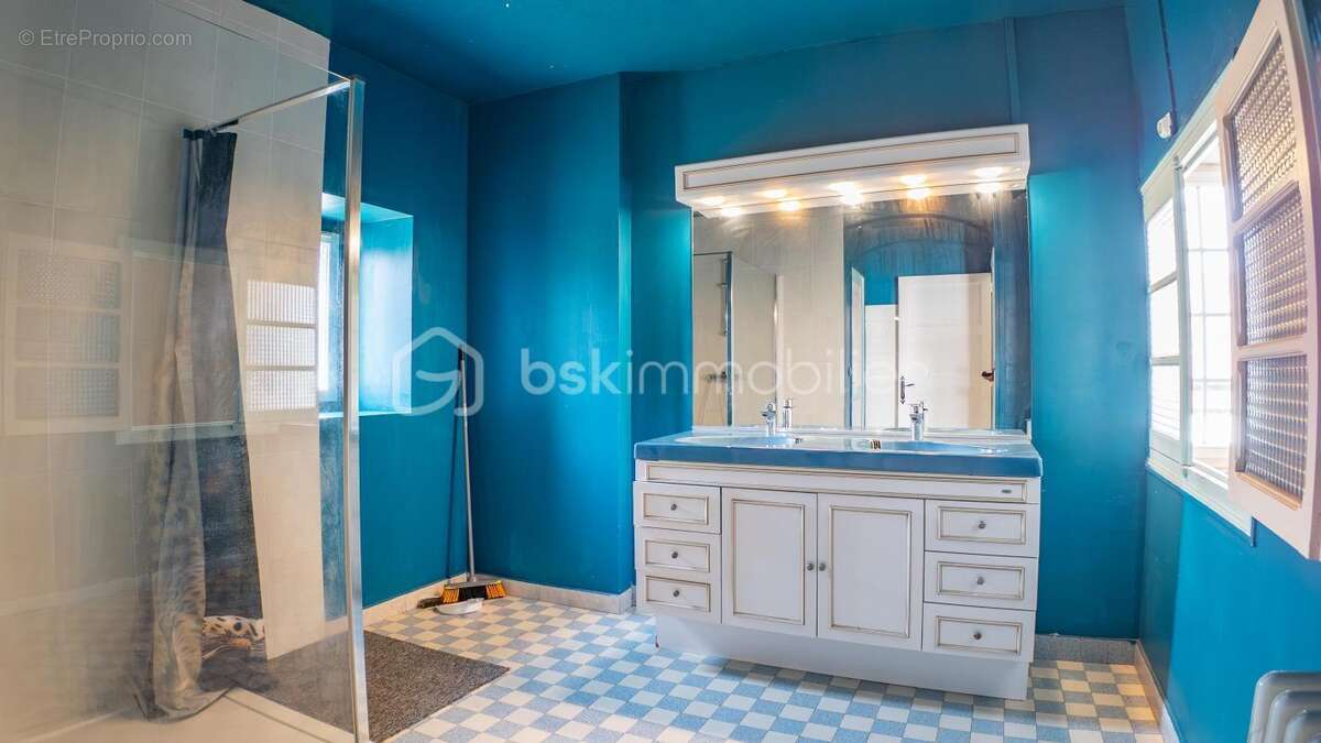 Surprenante maison de caractère à rafraîchir pour un projet familial ou professionnel - photo 15