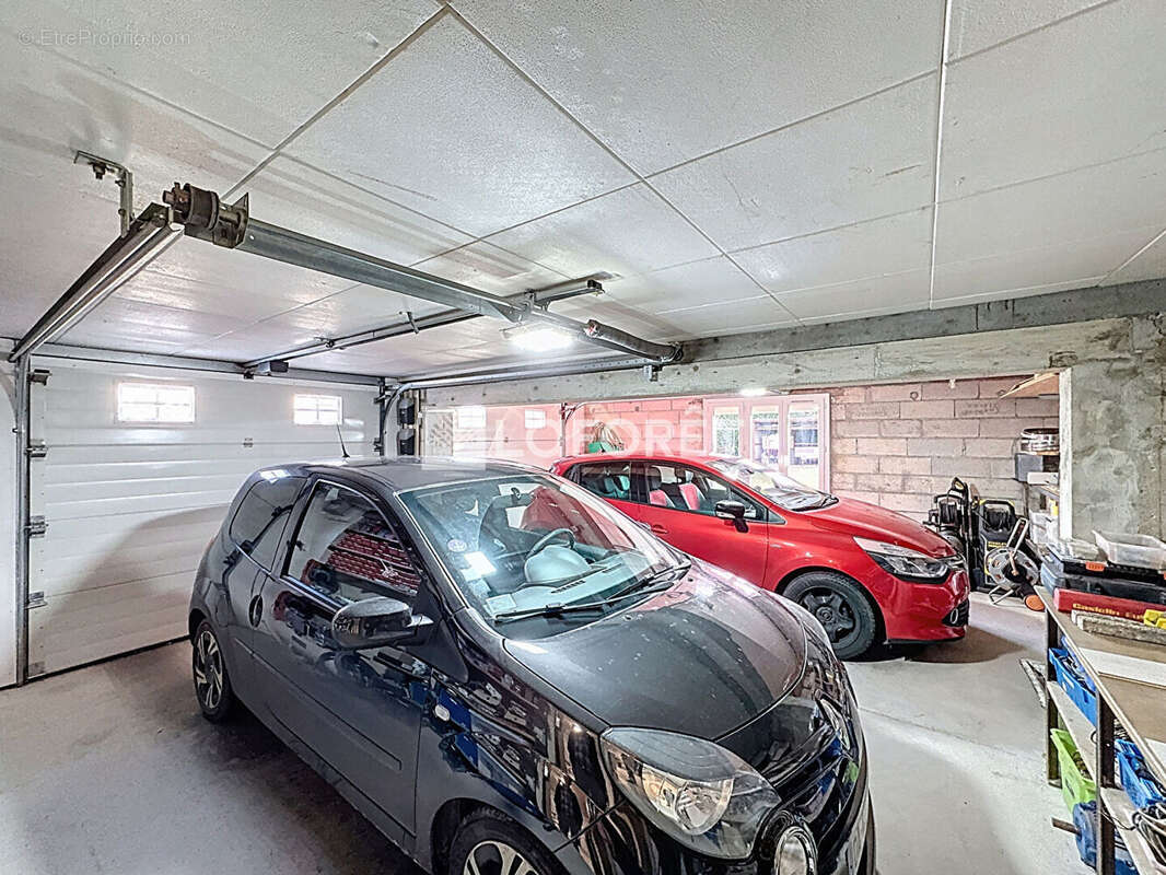 Maison à ESSERTENNE-ET-CECEY