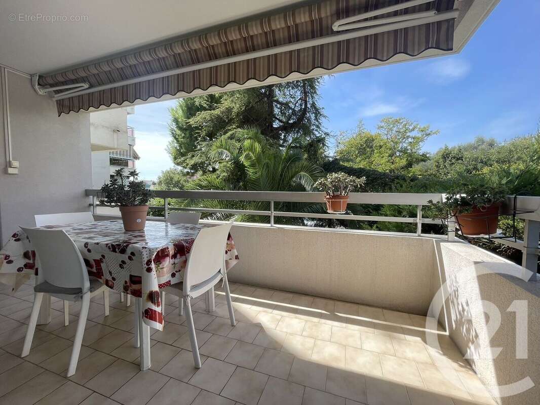 Appartement à SAINT-LAURENT-DU-VAR