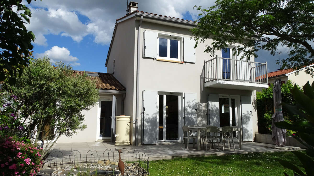 Maison à SAINT-PIERRE-DE-CHANDIEU
