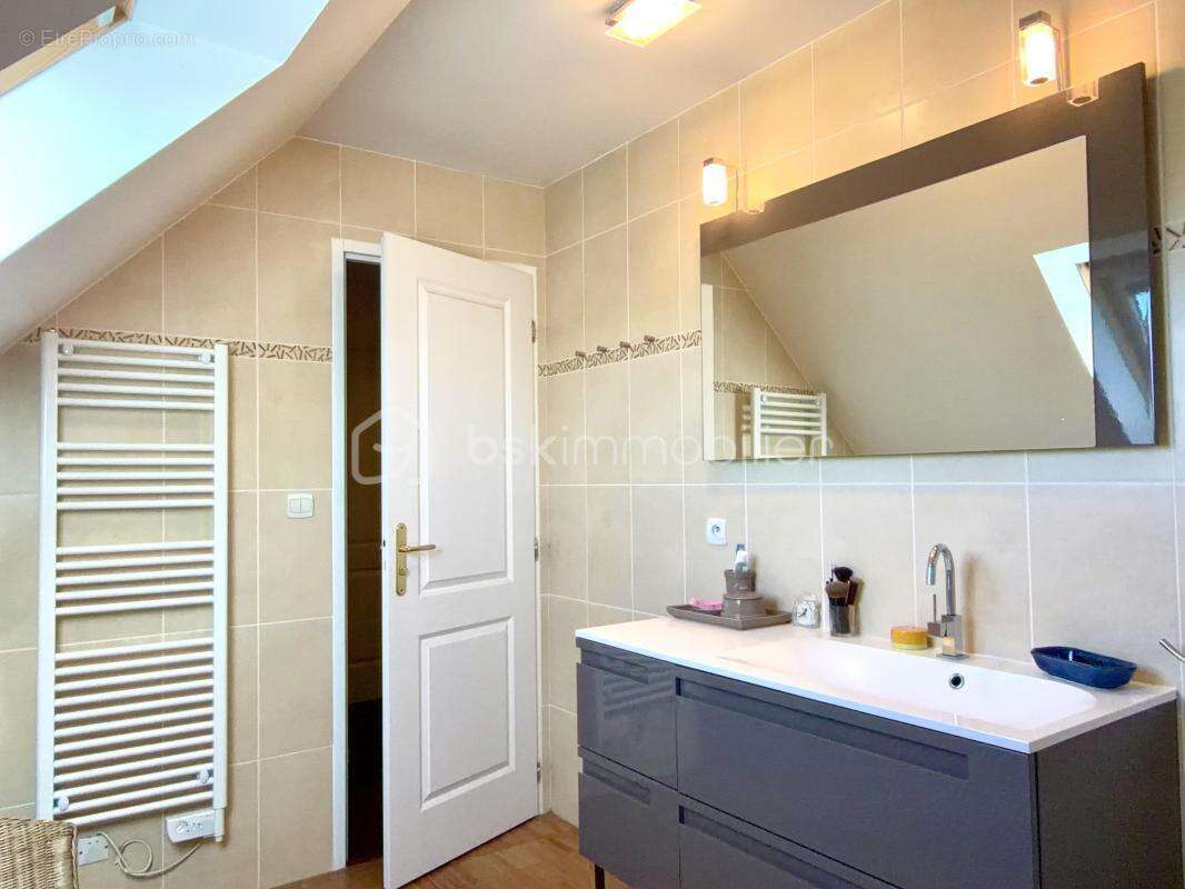 Maison à AZAY-SUR-CHER