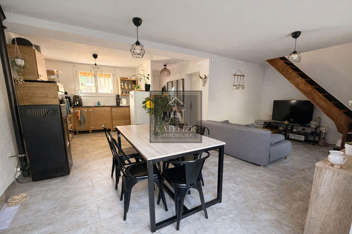 Maison de type 4 d'une superficie de 74 m2 avec garage sur une parcelle de 240 m2 - photo 4