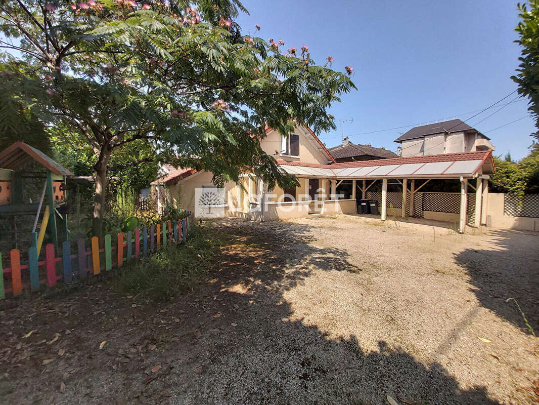 Maison à VILLEMOMBLE