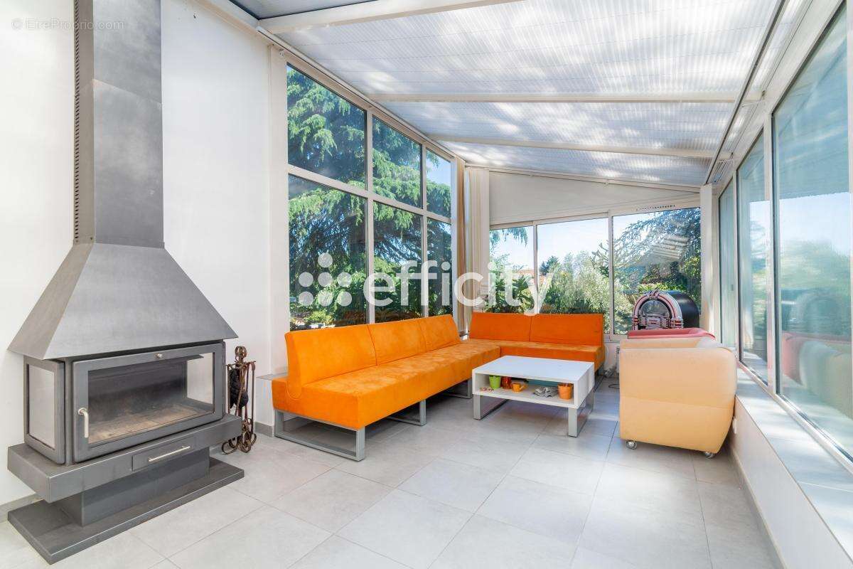 Maison à VILLENEUVE-LE-ROI