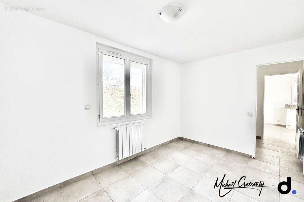 Chambre - Appartement à FOS-SUR-MER