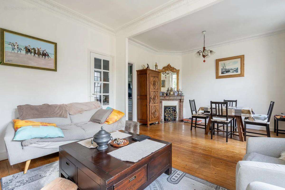 Maison à LE PERREUX-SUR-MARNE