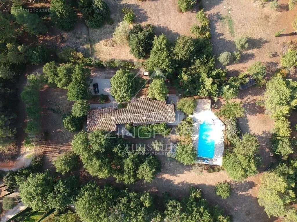 Maison à ROUSSILLON