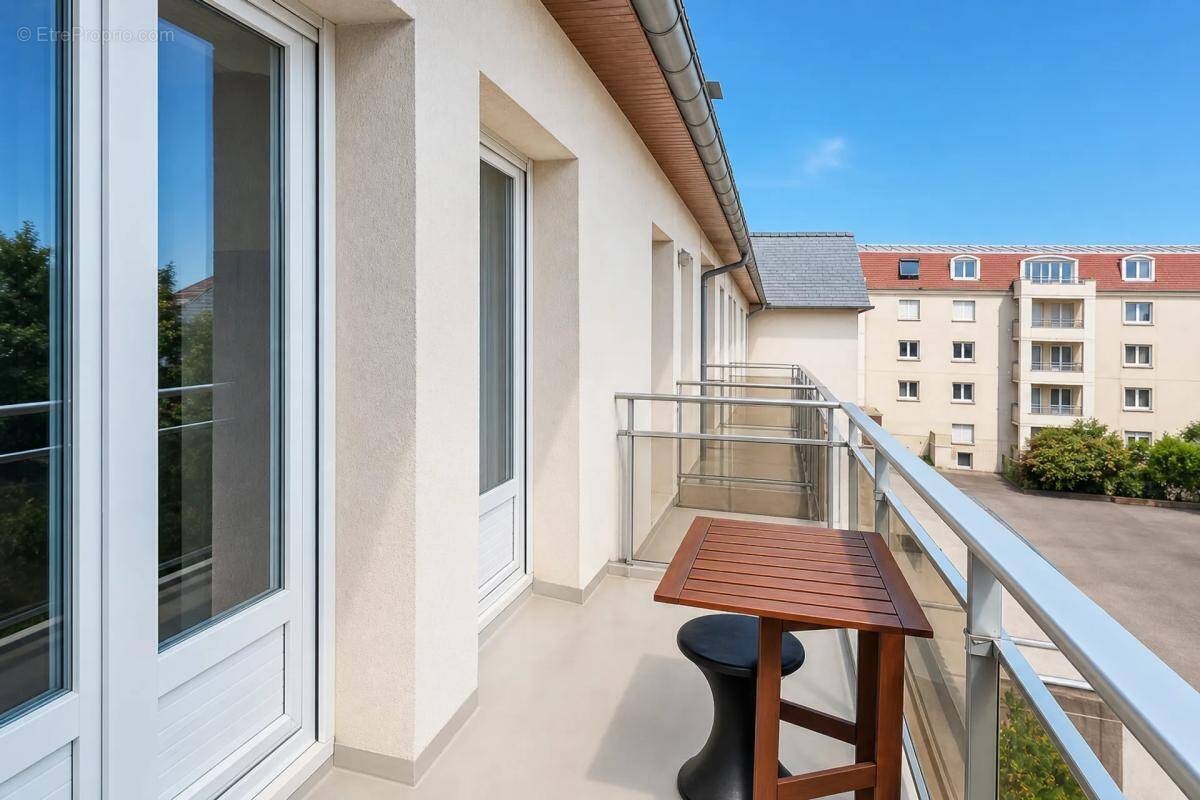 Appartement à PONTAULT-COMBAULT