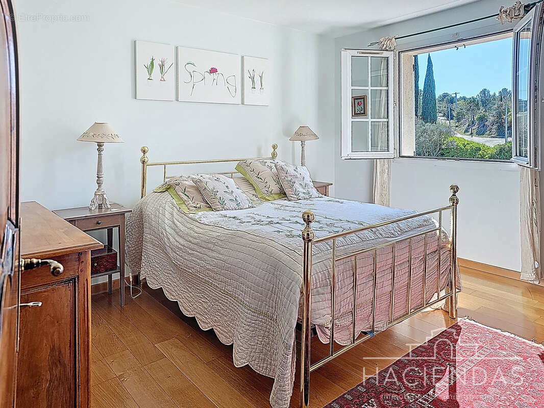 Maison à MEYRARGUES