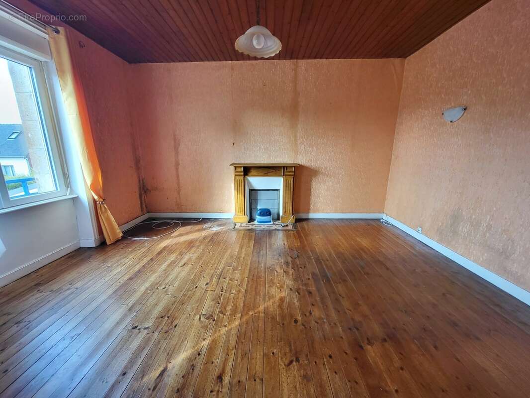 Maison traditionnelle à vendre 6 pièces LANVEOC (29) - photo 9