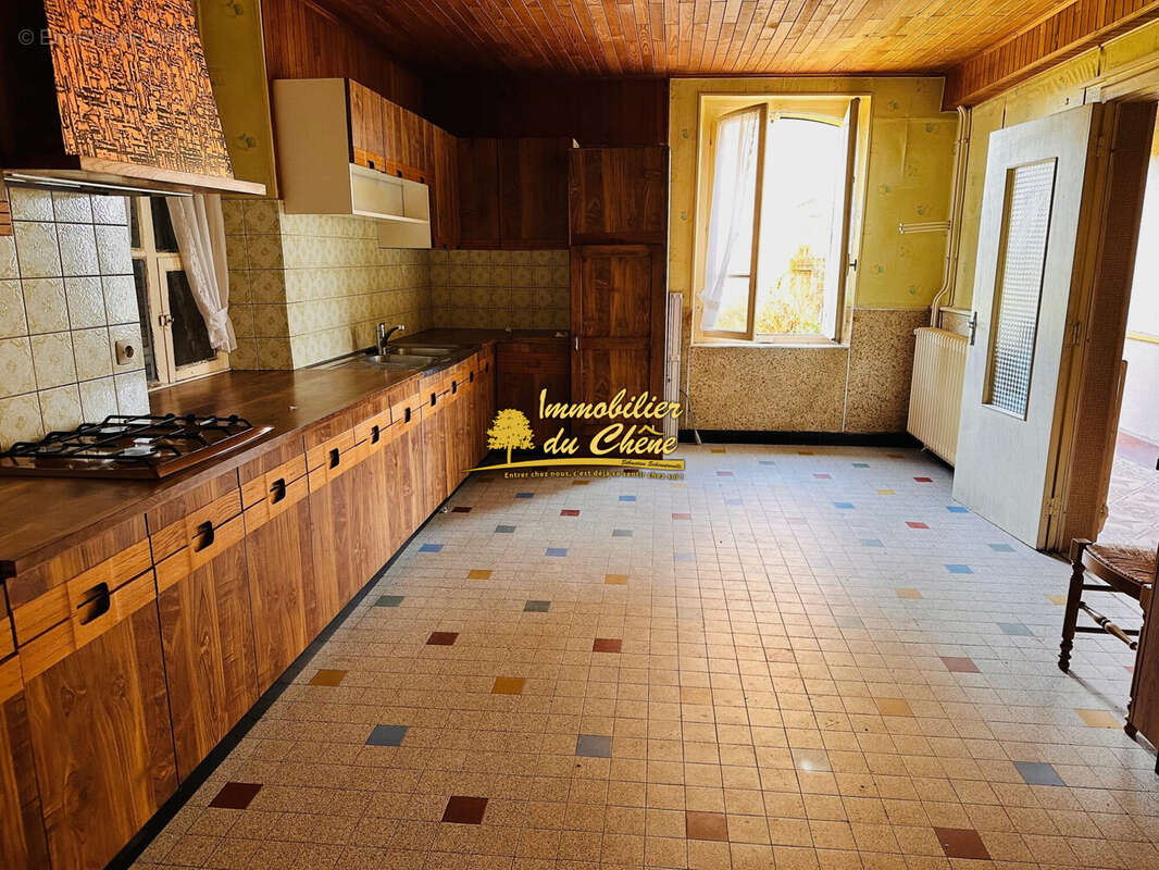 Maison 250 m² à Fontaine-Les-Luxeuil  - photo 6