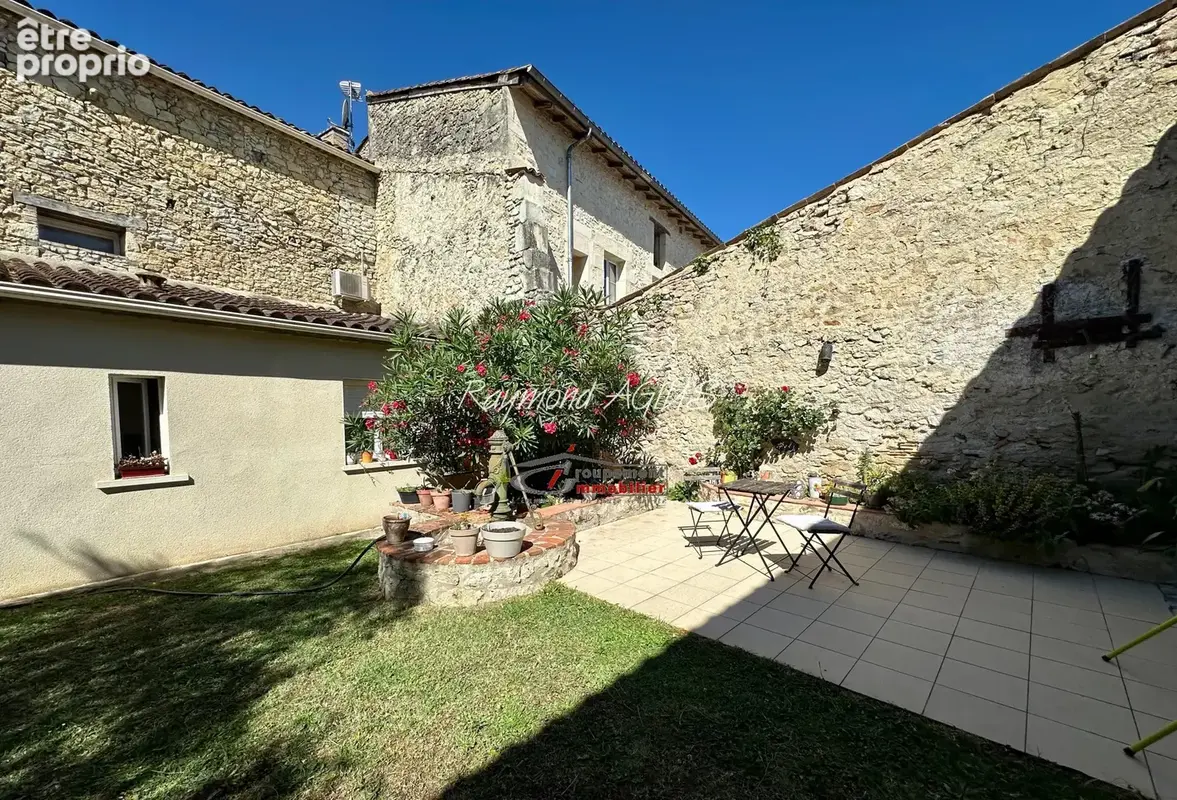 Charmante propriété de village rénovée de 7 chambres avec potentiel de revenus - photo 2