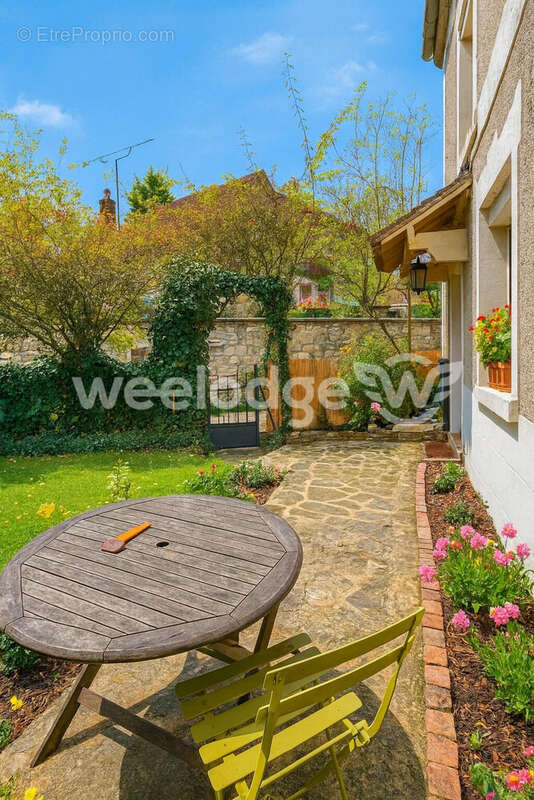 Maison à NESLES-LA-VALLEE