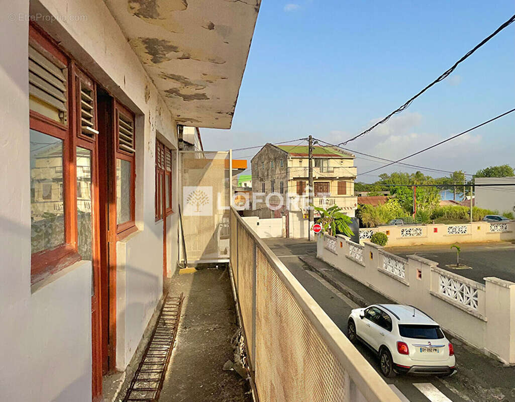 Maison à CAPESTERRE-BELLE-EAU