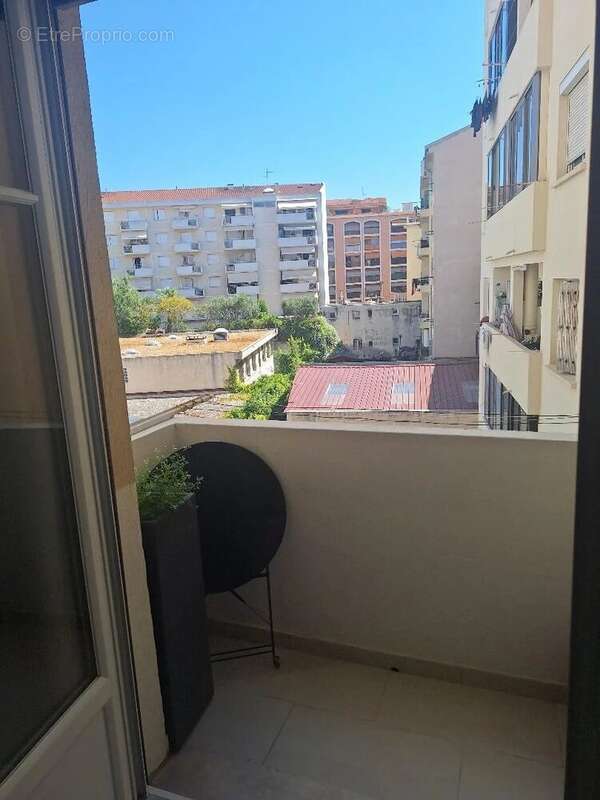 Beau studio meublé avec balcon - photo 4