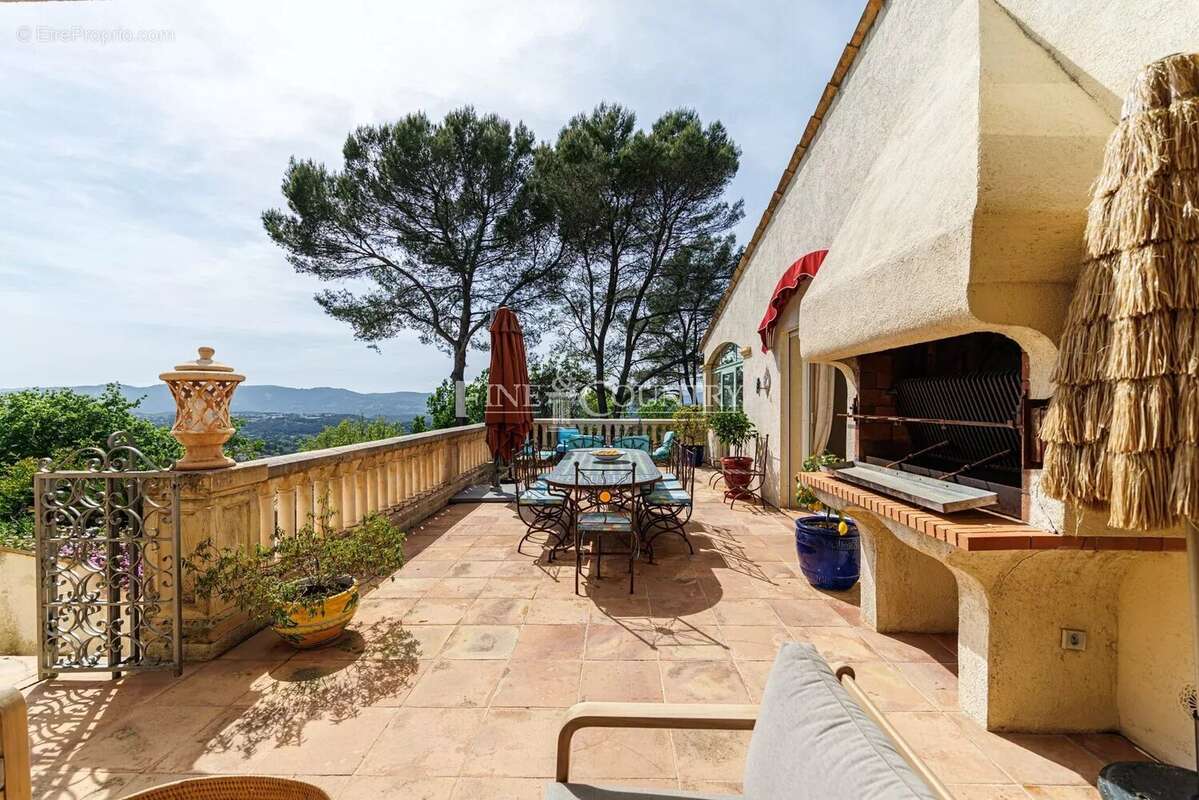 Maison à MOUANS-SARTOUX