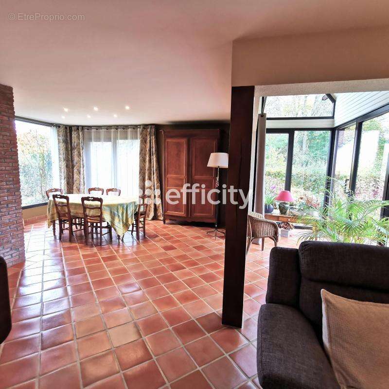 Maison 193 m² à Saint-Nicolas-D'aliermont  - photo 4