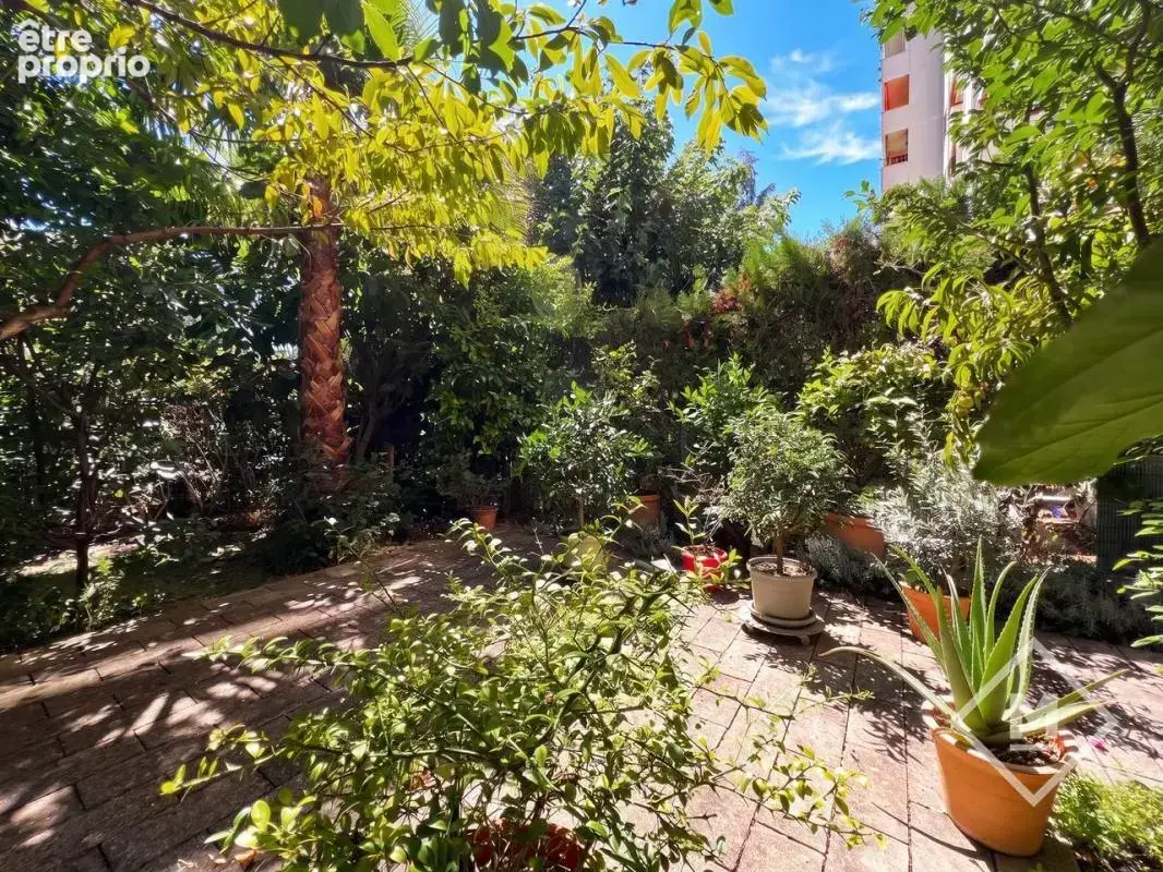 T2 Jardin Privatif parking 220000€ 13012 Marseille - photo 5