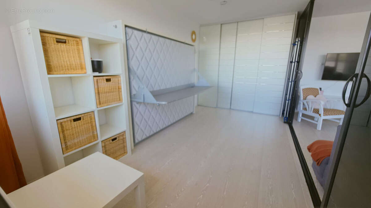 Rennes Aristide Briand - Thabor - Élégant T3 lumineux avec balcon, garage et vue dégagée - photo 5
