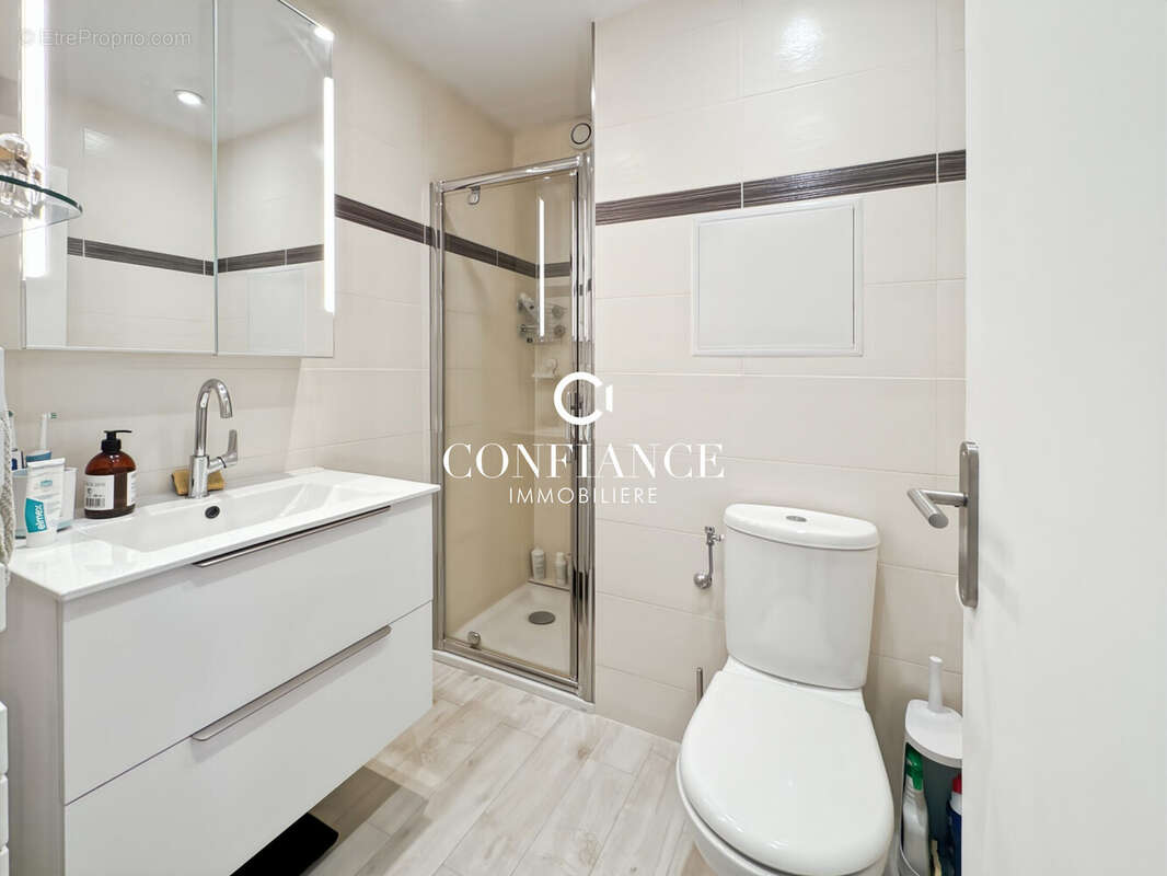 Appartement 64 m² à Saint-Laurent-Du-Var  - photo 8