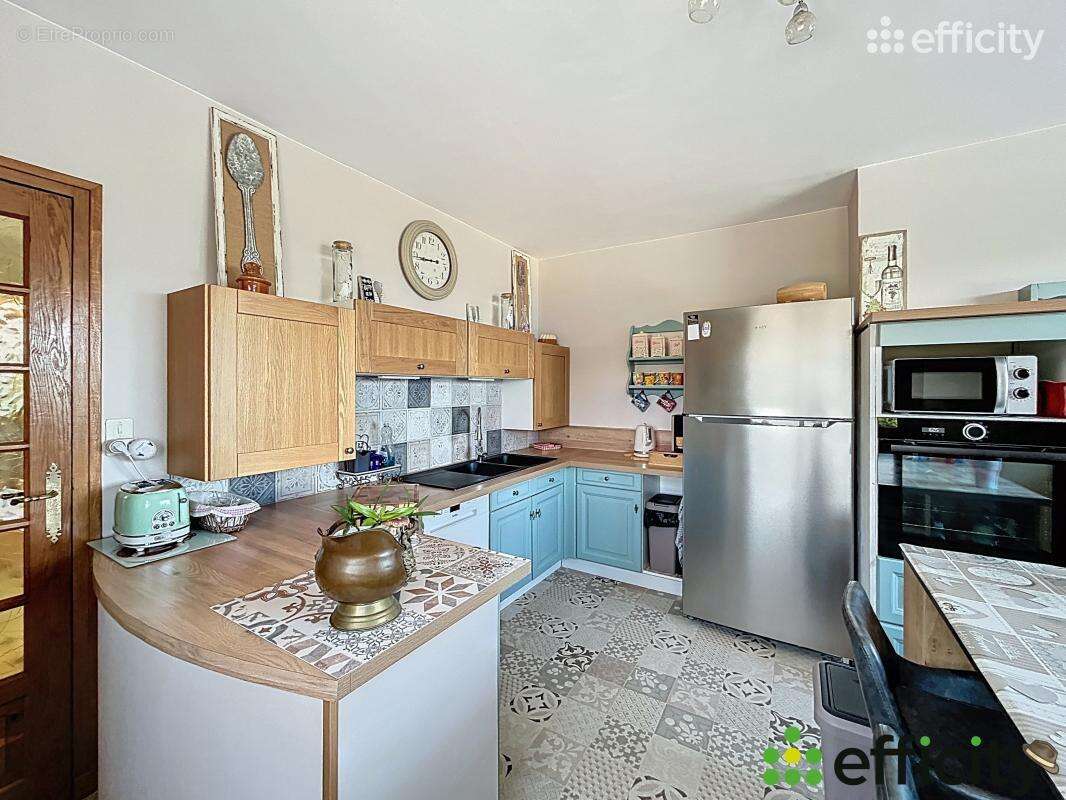 Maison à MIRIBEL-LES-ECHELLES