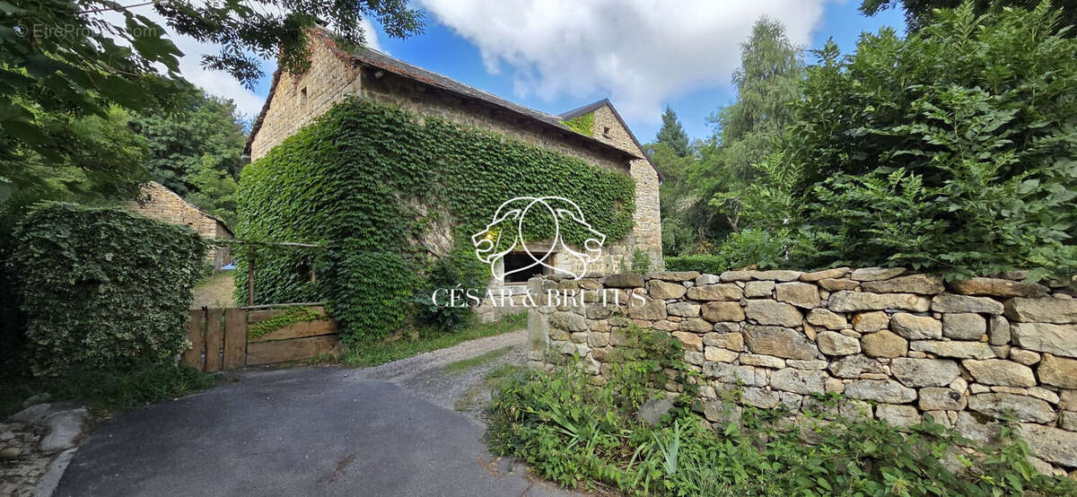 Maison à SAINT-JULIEN-CHAPTEUIL