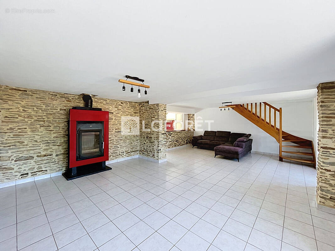 Maison à AVESSAC