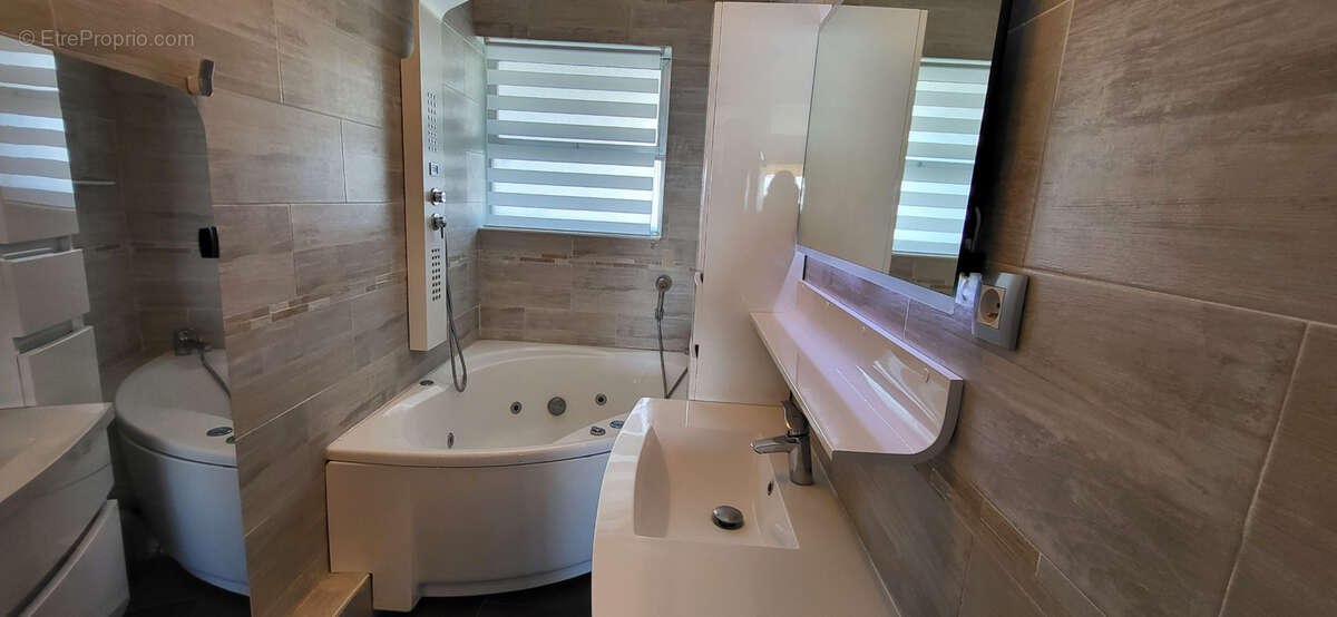 Appartement à VILLENEUVE-LOUBET