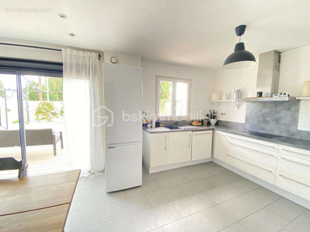 Maison à SAINT-CANNAT