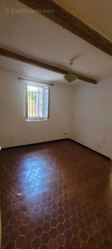 Brignoles - t2 + studio independant - cour, terrasse et combles - photo 10