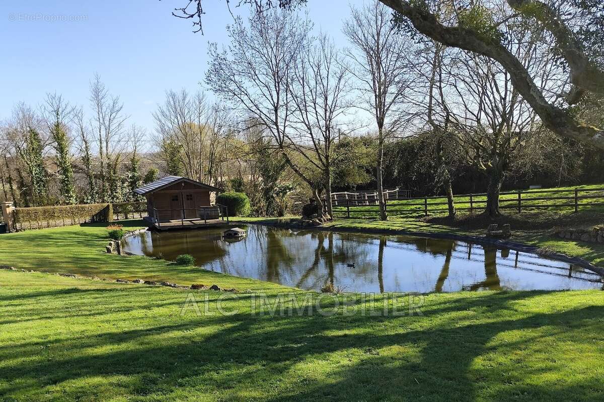 Maison 169 m² à Coulonges-Sur-Sarthe  - photo 9