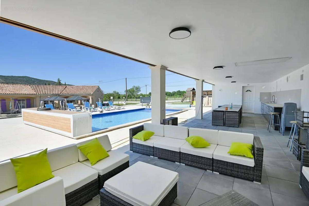 Maison de 5 pièces de 119 m² à Saint-Remèze - photo 7
