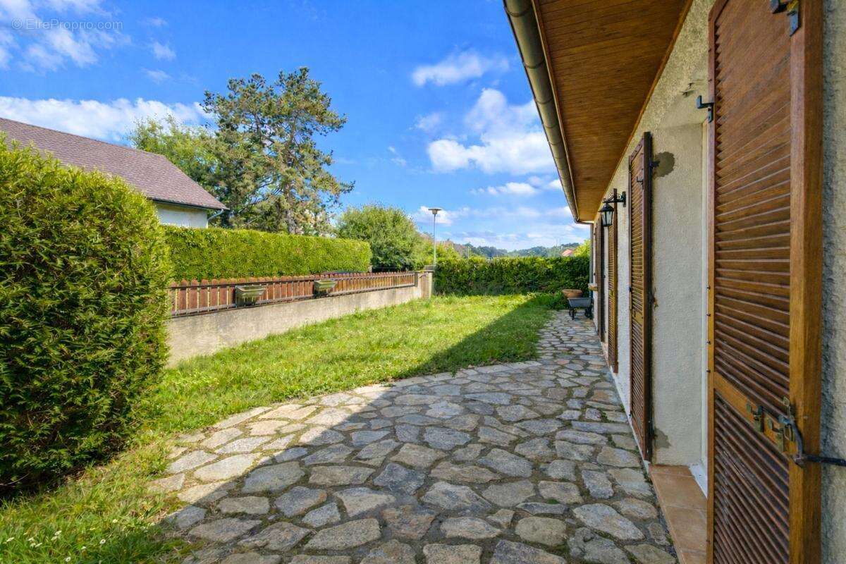 Maison à BEYNES