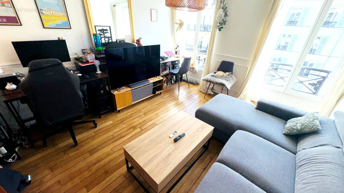 Appartement à PARIS-10E