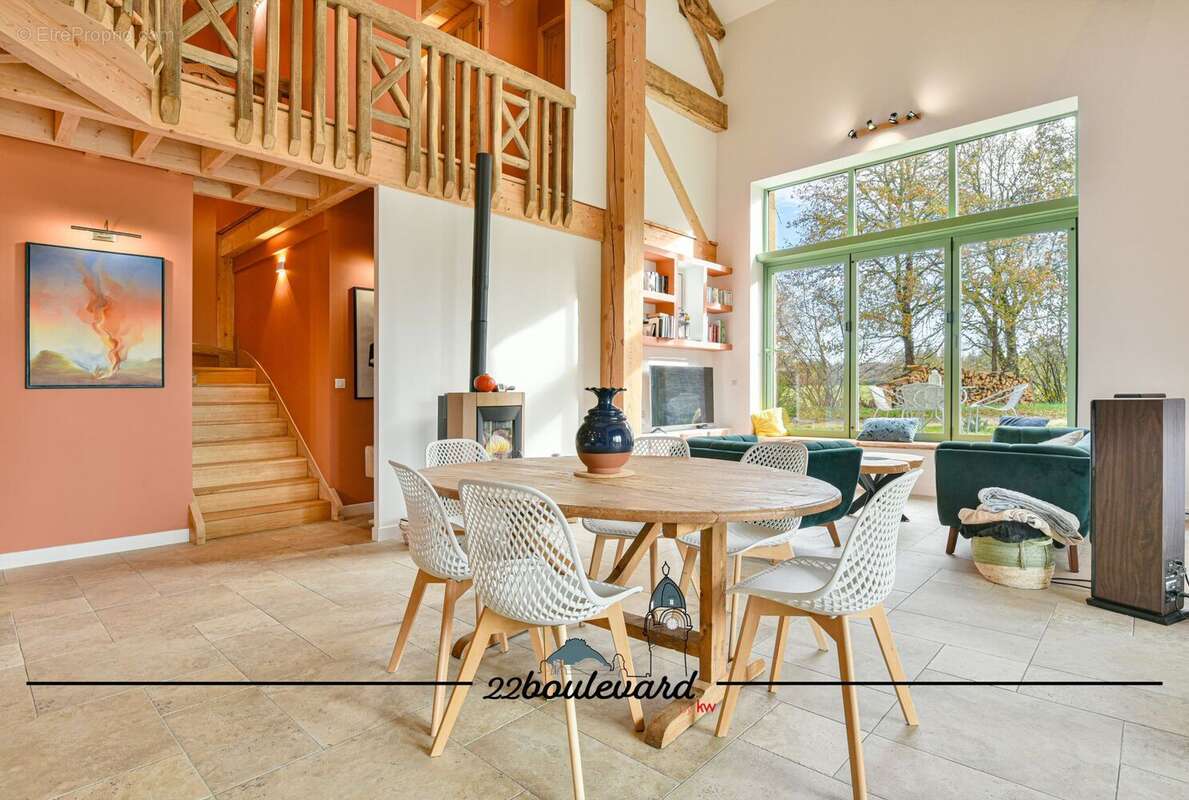 Maison à COMPREIGNAC