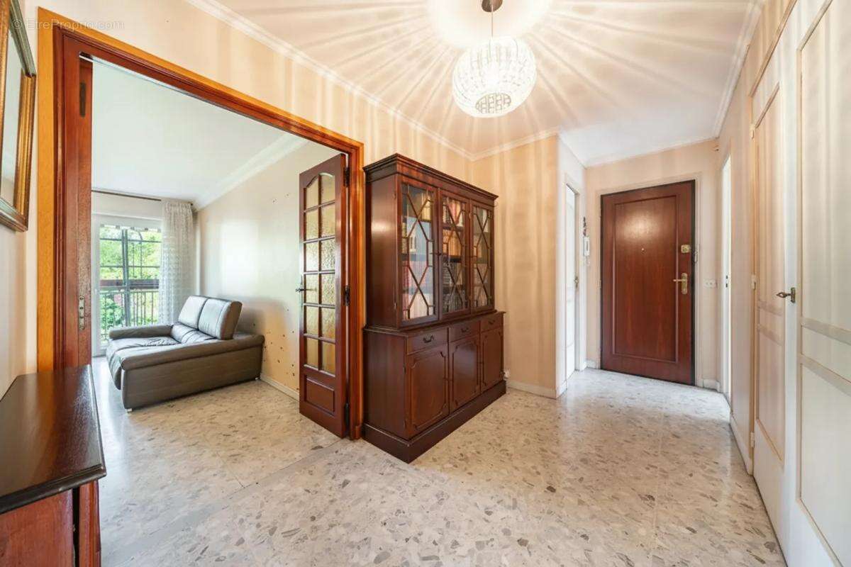 Appartement 3 pièces de 70 m² -  Le Cannet - photo 10
