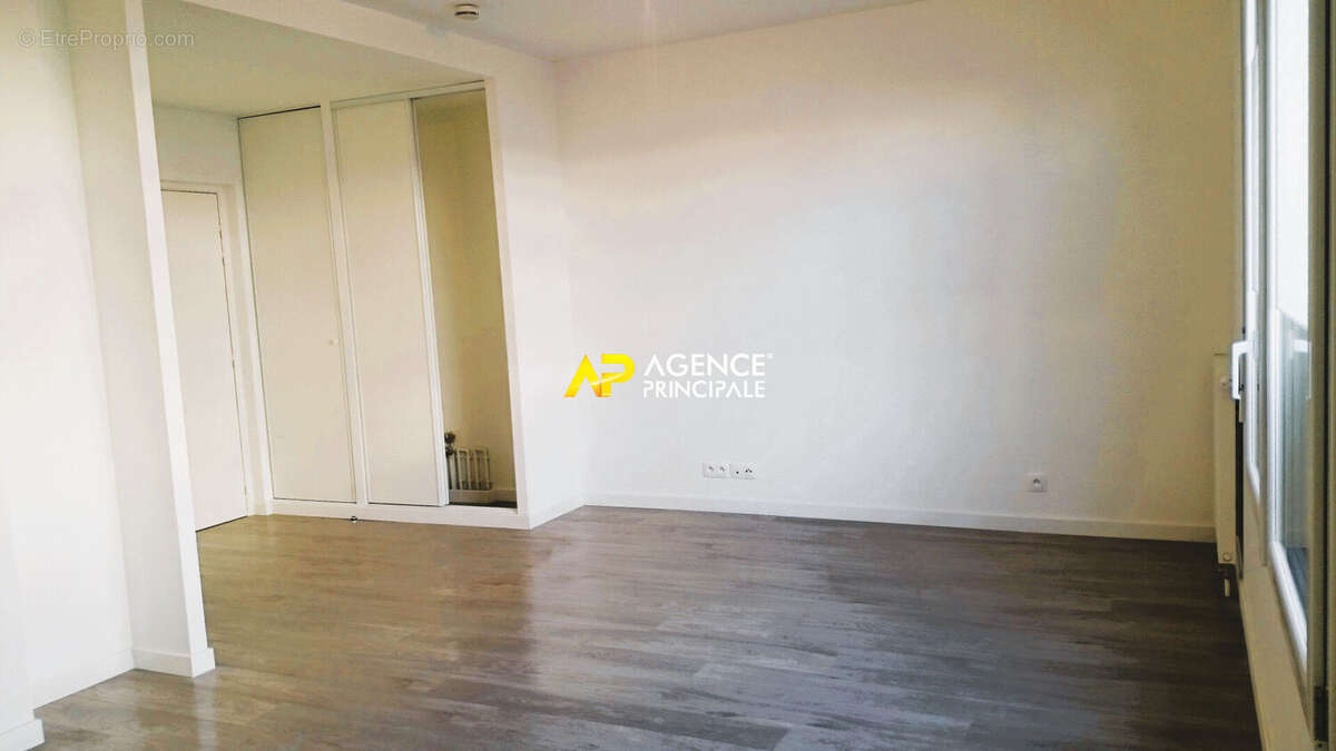 Appartement à SARTROUVILLE