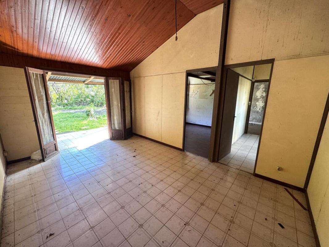 Maison 62 m² à Saint-Joseph  - photo 3