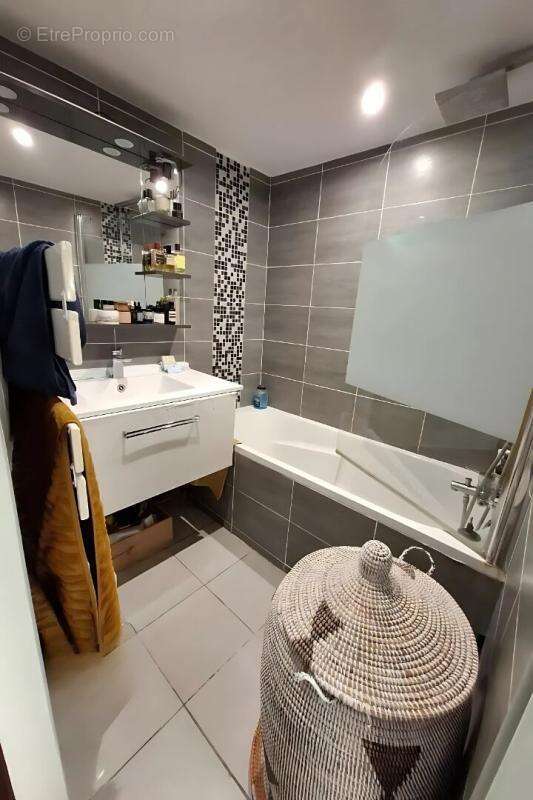 Appartement à PARIS-19E