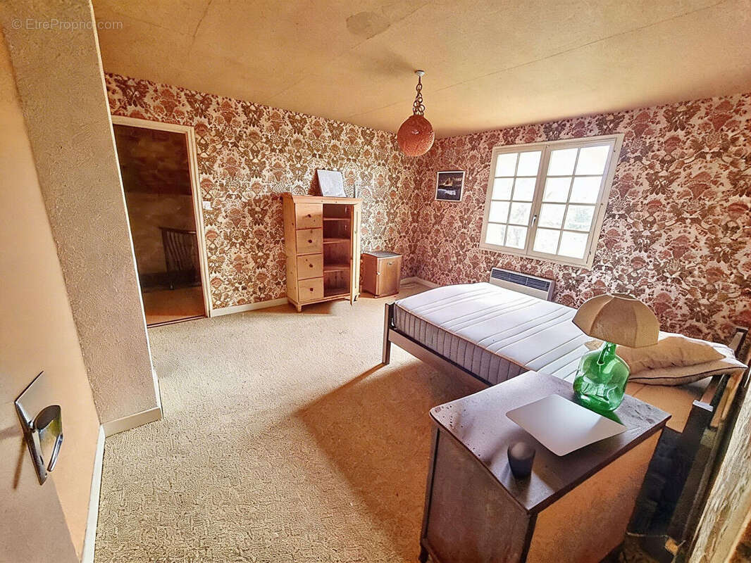 Maison à SURY-LE-COMTAL