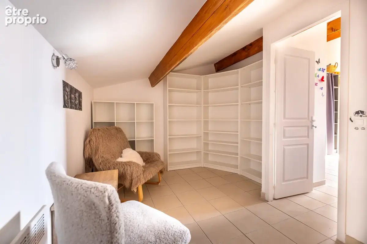 Proche calanques et commerces, exceptionnel T3/4 en duplex avec vue mer et 2 parkings - photo 12