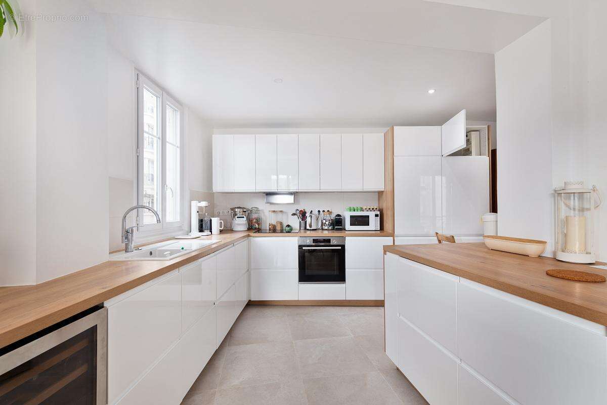 Appartement à COURBEVOIE